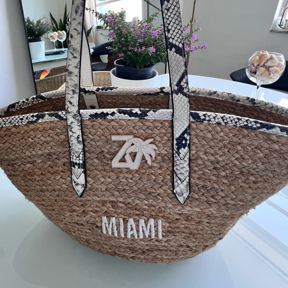 IMAIM Straw Tote Bag with Palm Tree Design - Picture 9 of 14